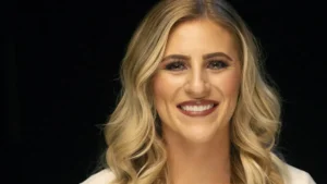 McKenna King Wiki, Age, Height, Husband, CBS, Salary, Net Worth