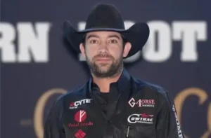 Adan Banuelos Wiki, Age, Height, Wife, Ethnicity, Family, Net Worth