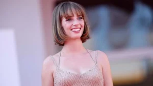 Maya Hawke Bio, Age, Height, Husband, Wedding, Movies, Net Worth
