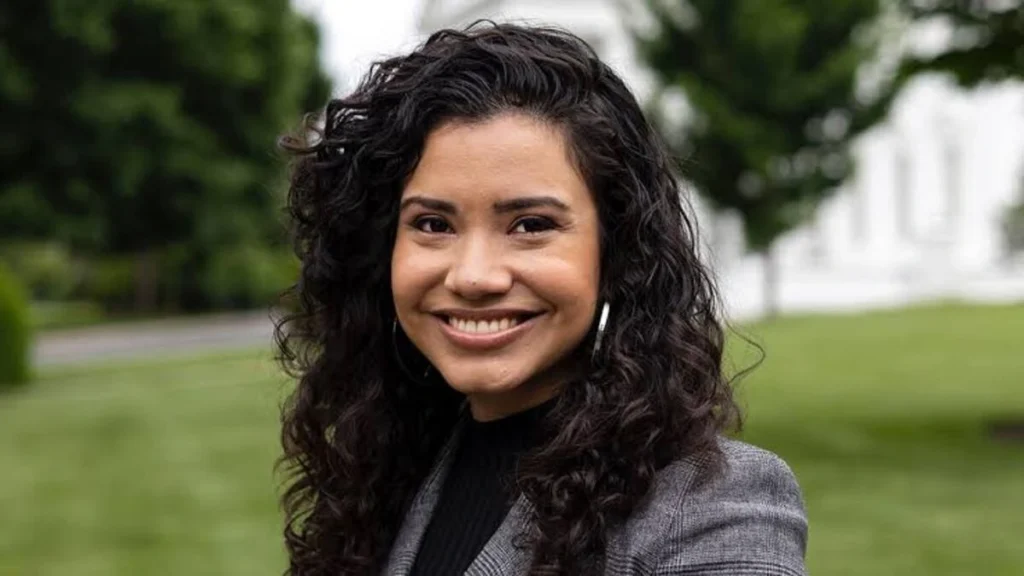 Laura Barrón-López